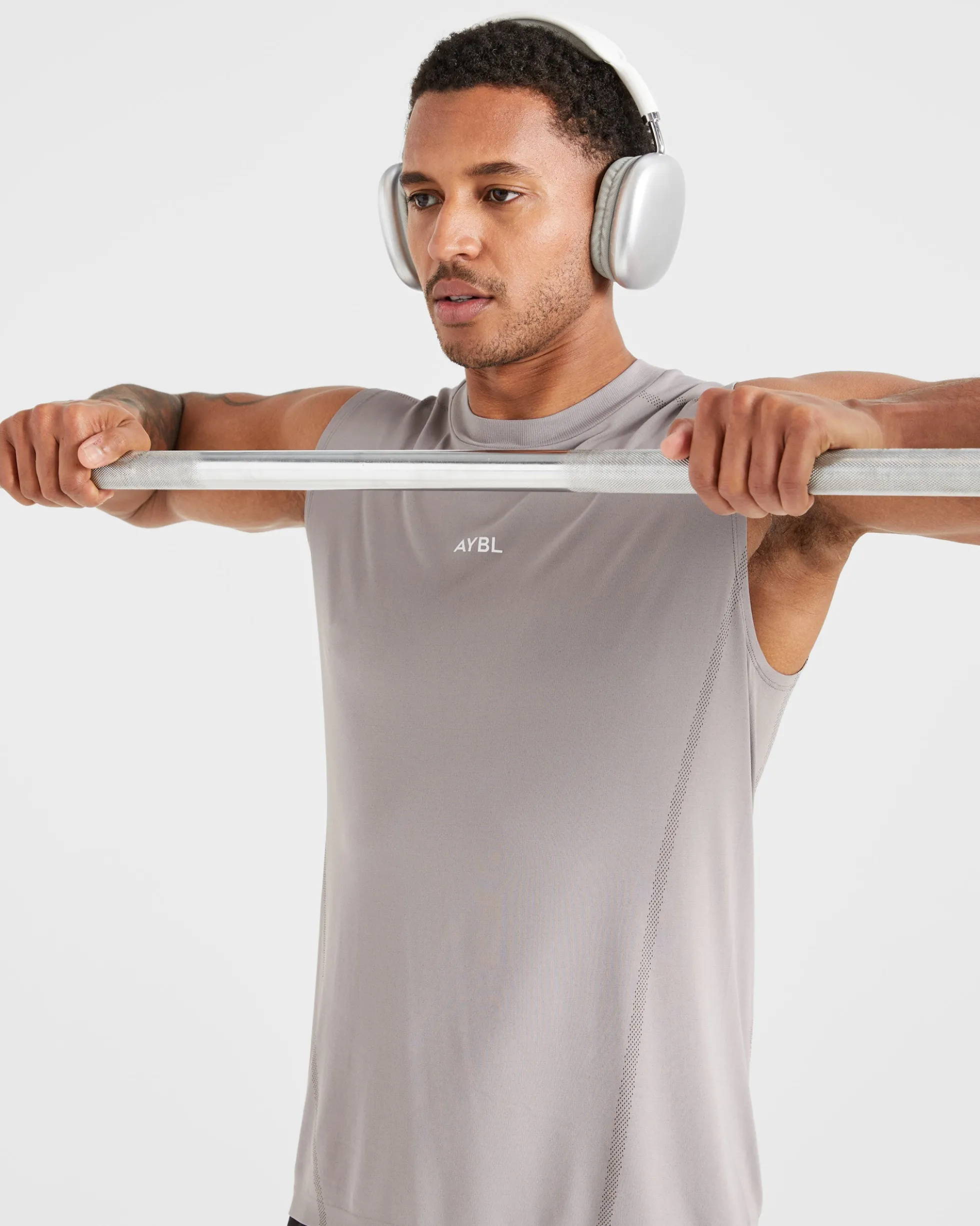 Attain Seamless Vest