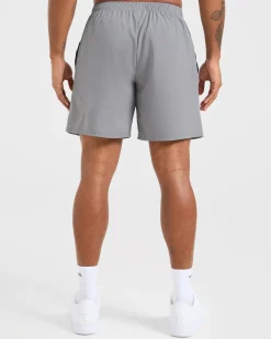 Core 7" Shorts