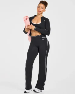 Form Flared Leggings